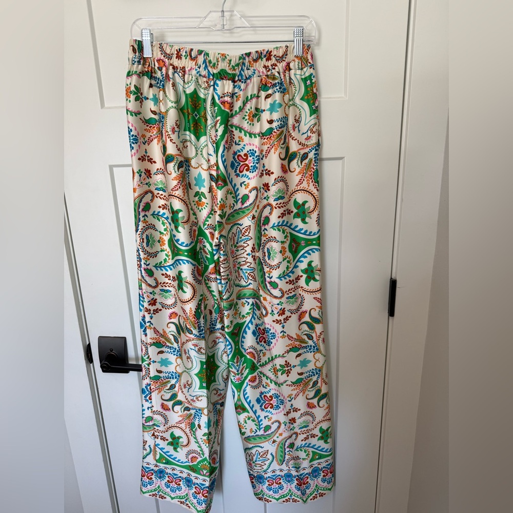 Rachel Zoe Multicolor Paisley Patterned Pants in flowy satin fabric. Worn once. - Picture 3 of 4